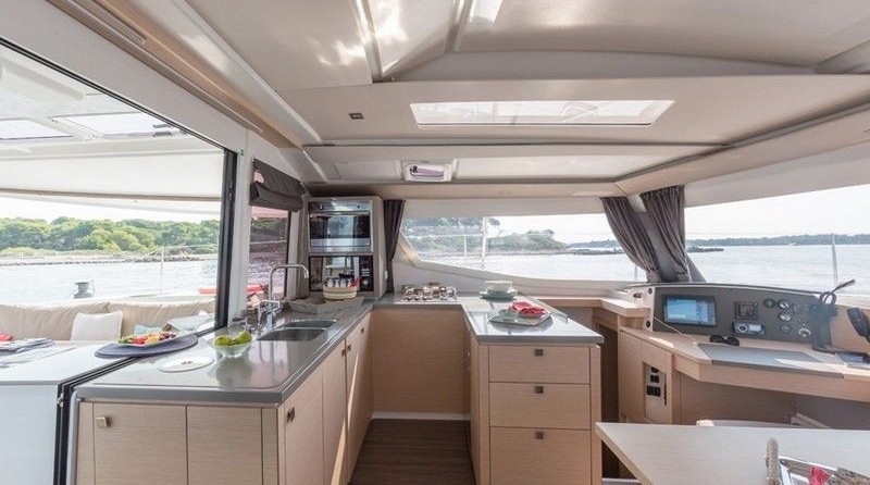 Fountaine Pajot Helia 44