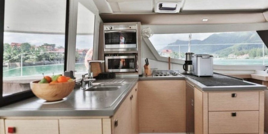 Fountaine Pajot Helia 44