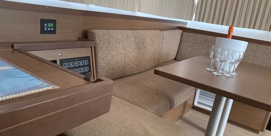 Lagoon 40