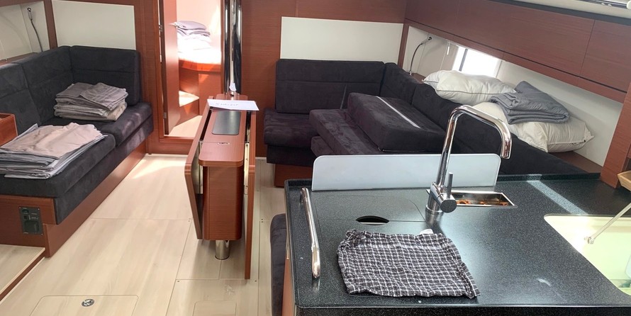 Hanse 418