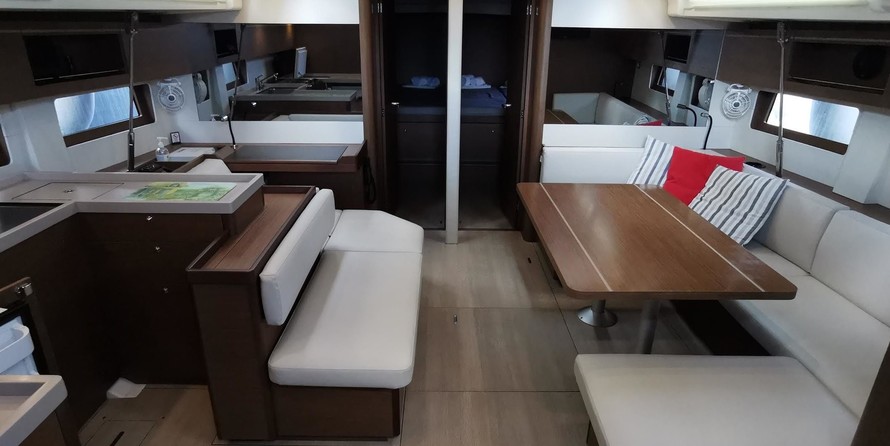 Beneteau Oceanis 51.1