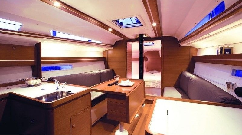 Dufour 360