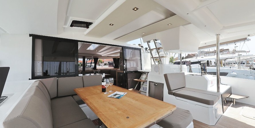 Fountaine Pajot Astréa 42