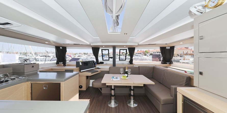 Fountaine Pajot Astréa 42