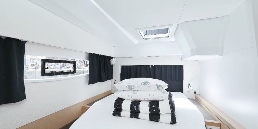 Fountaine Pajot Astréa 42