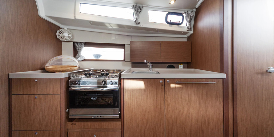 Beneteau Oceanis 38.1