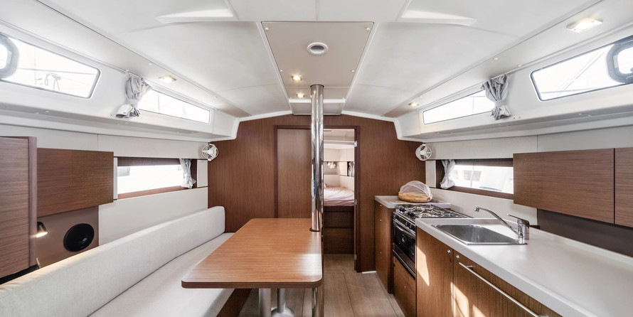 Beneteau Oceanis 38.1