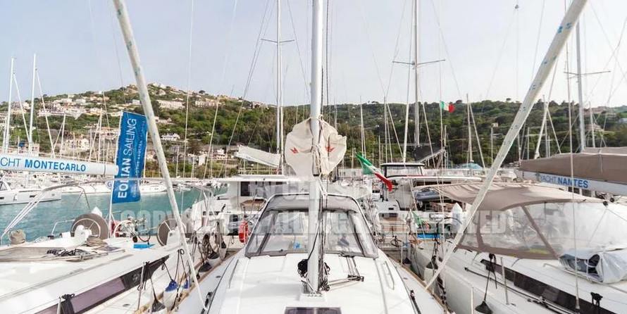 Beneteau Oceanis 38.1