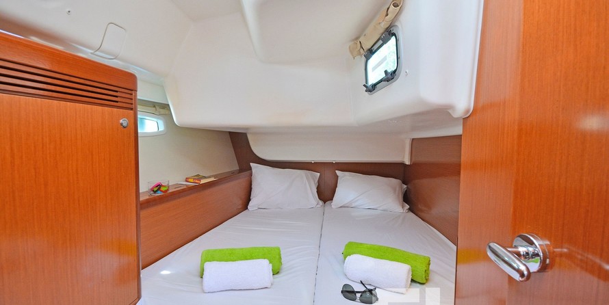 Beneteau Oceanis 43