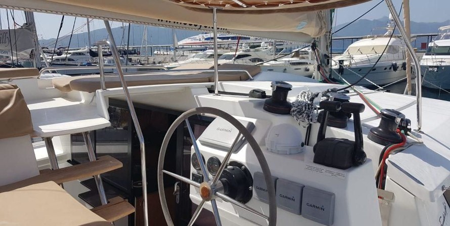 Fountaine Pajot Helia 44