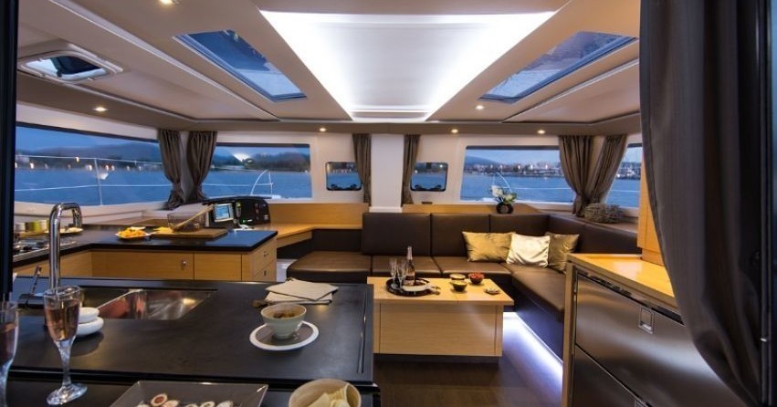 Fountaine Pajot Helia 44