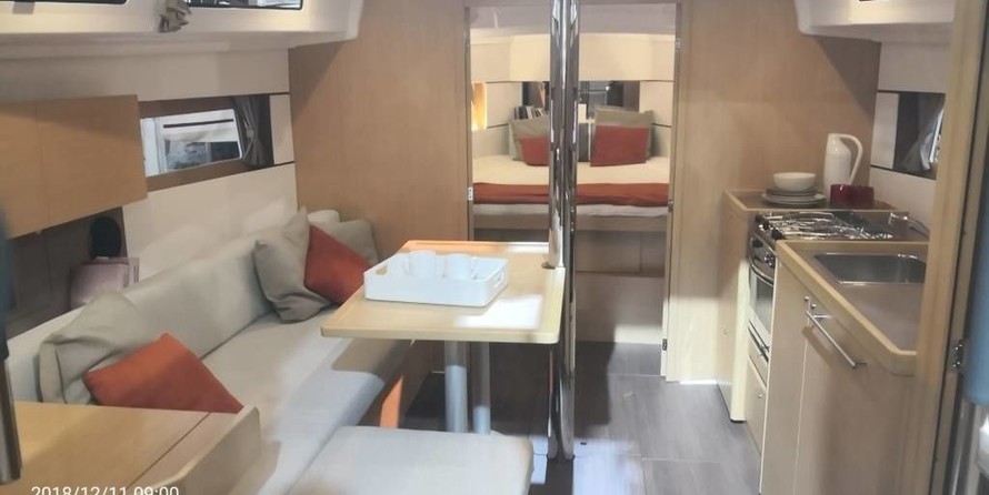 Beneteau Oceanis 38.1
