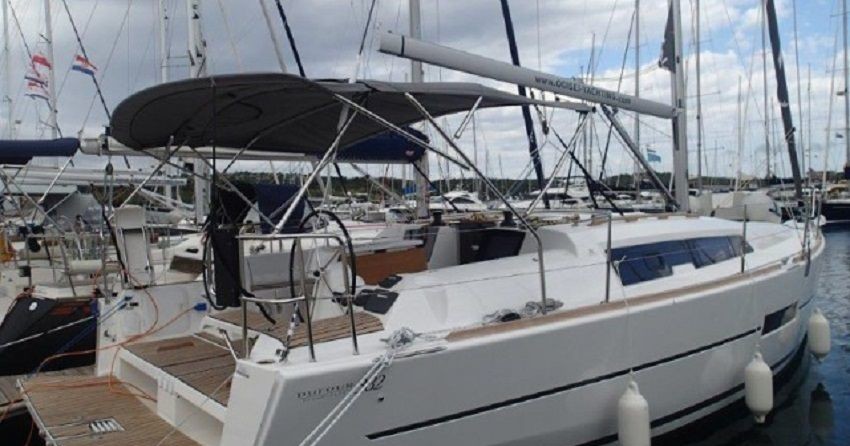 Dufour 382