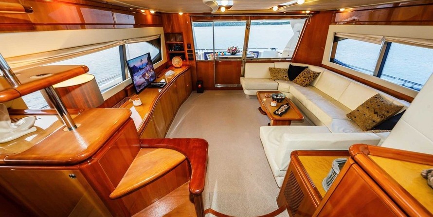 Ferretti 760