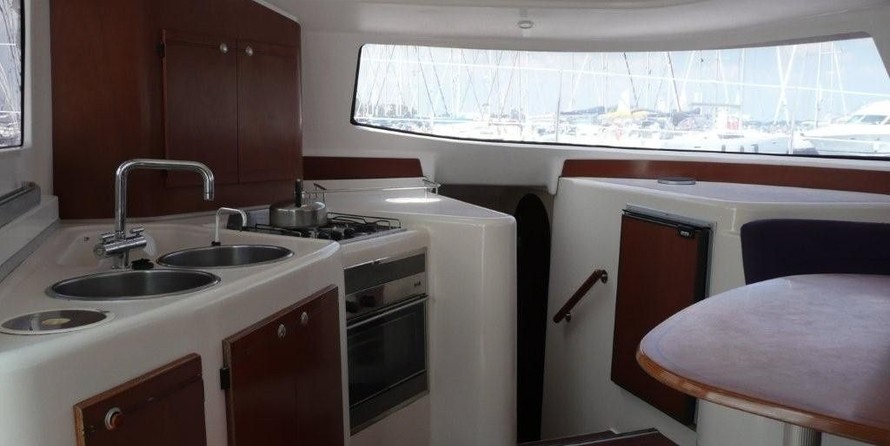 Fountaine Pajot Lavezzi 40