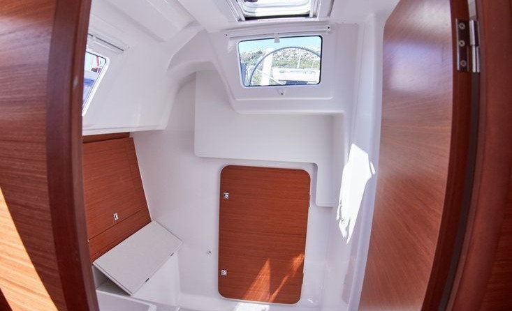 Dufour 360