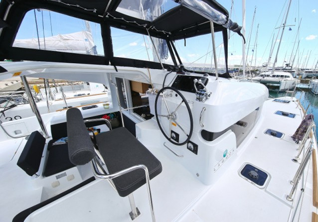 Lagoon 39