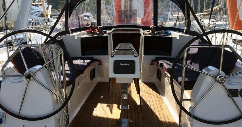 Dufour 382