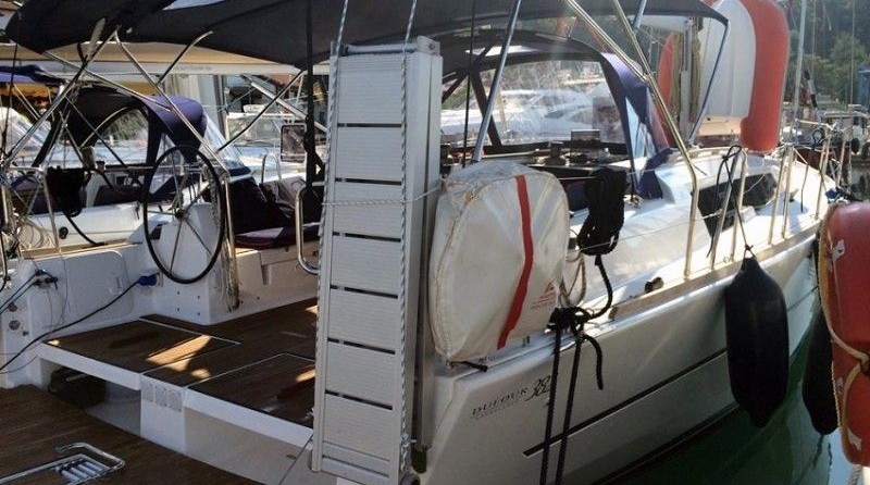 Dufour 382