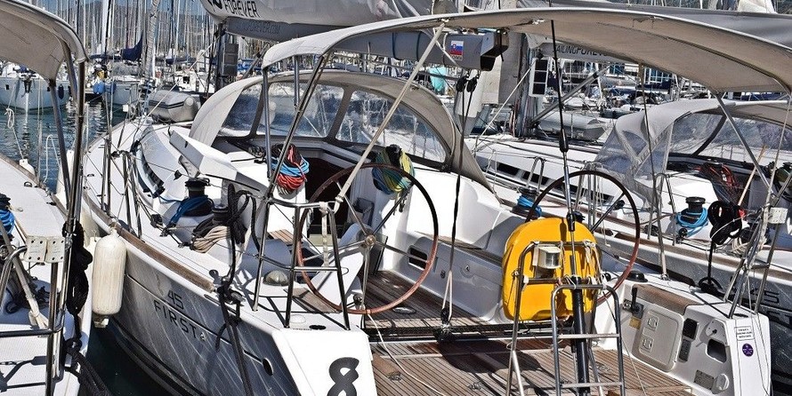 Beneteau First 45