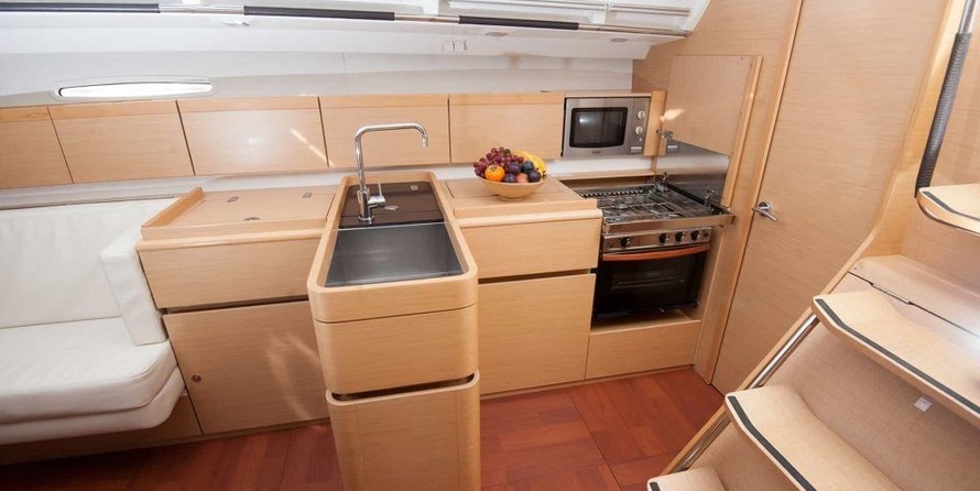 Beneteau First 45