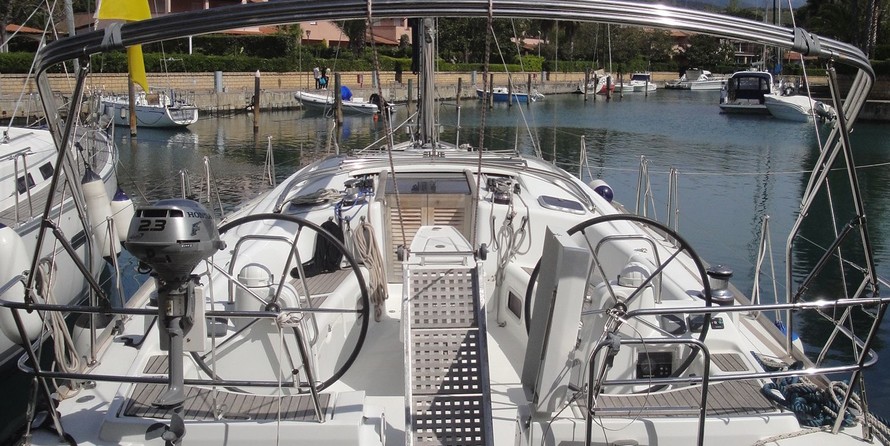 Beneteau Oceanis 43