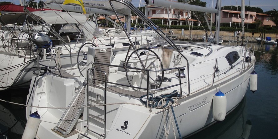Beneteau Oceanis 43