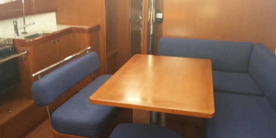 Beneteau Oceanis 43
