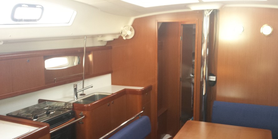 Beneteau Oceanis 43