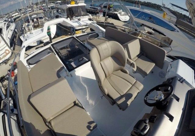 Galeon 430 Skydeck