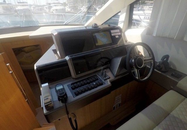Galeon 430 Skydeck