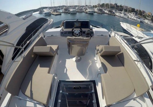 Galeon 430 Skydeck