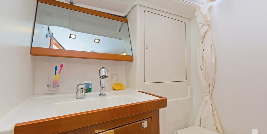 Beneteau Oceanis 48