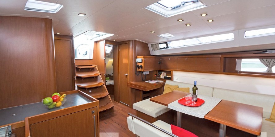 Beneteau Oceanis 48