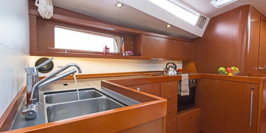 Beneteau Oceanis 48