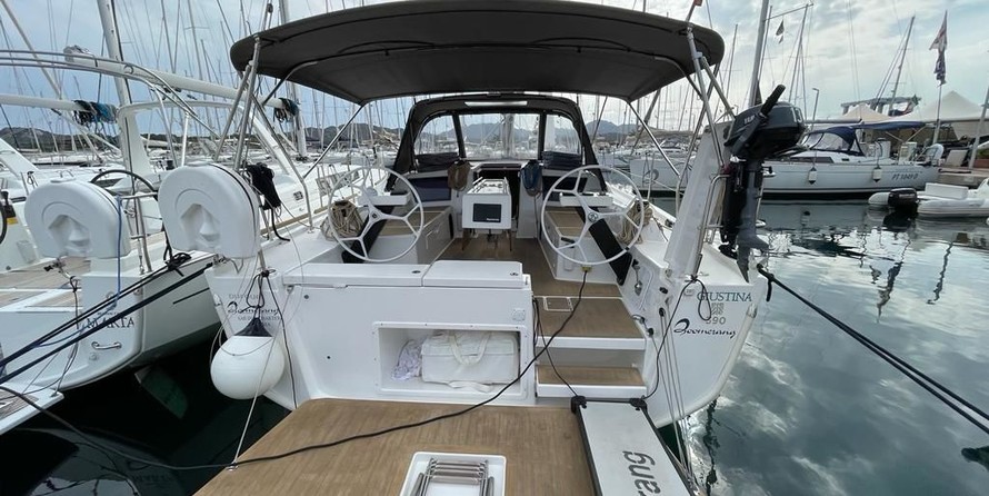 Dufour 390