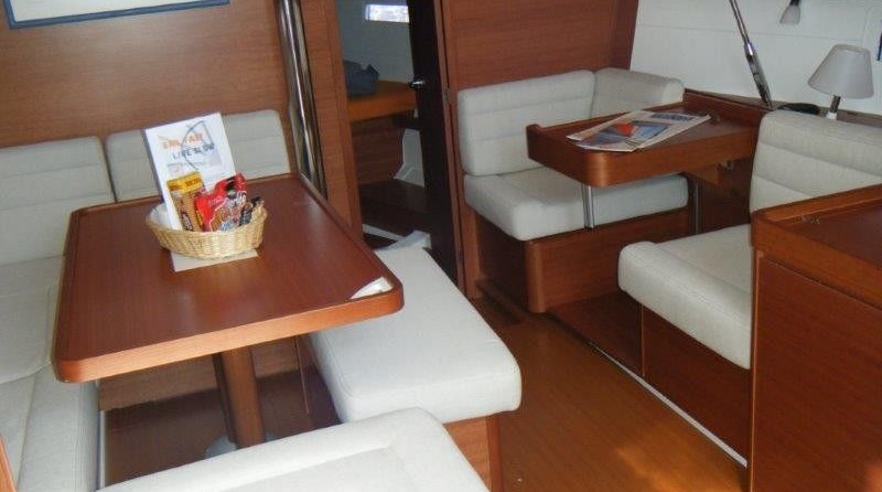 Dufour 410
