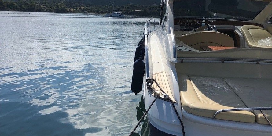Blu martin 58 feet open