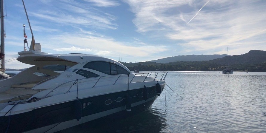 Blu martin 58 feet open