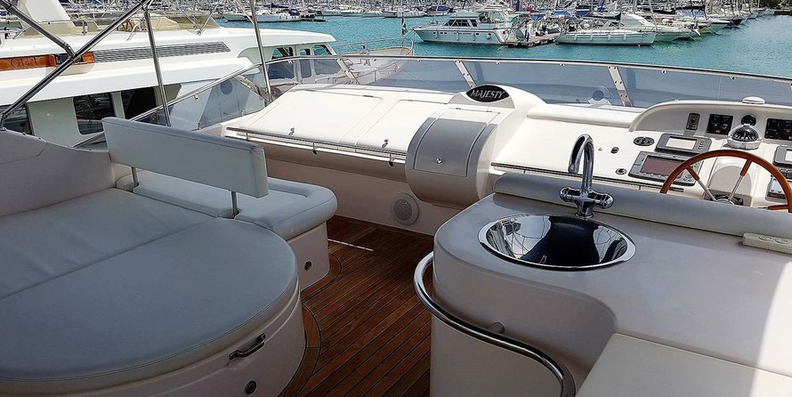 Majesty yachts gulf craft 66