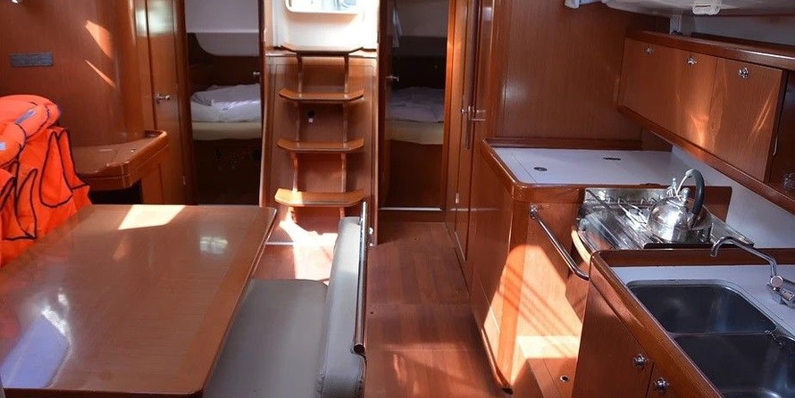 Beneteau Oceanis 43