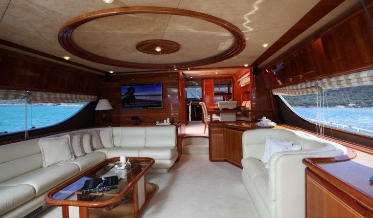 Ferretti 80