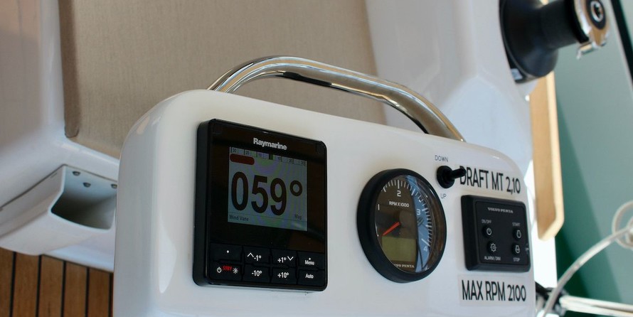 Dufour 360
