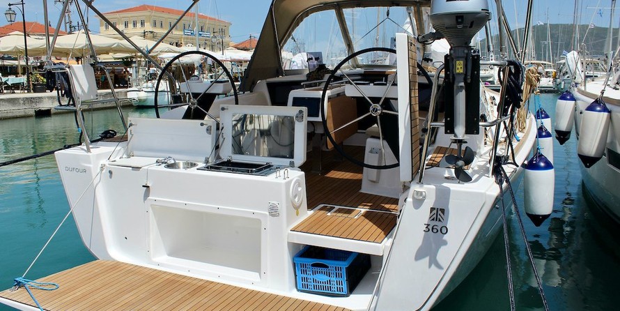 Dufour 360