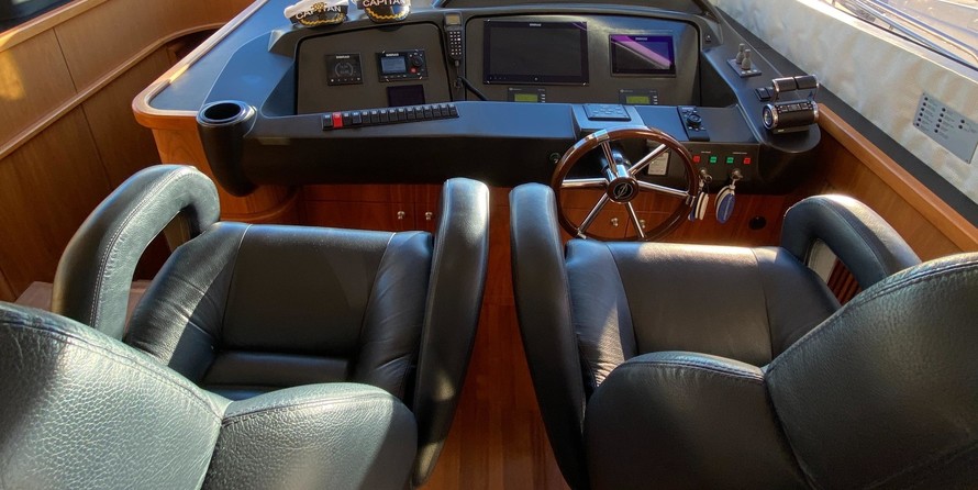 Sunseeker 82 Yacht