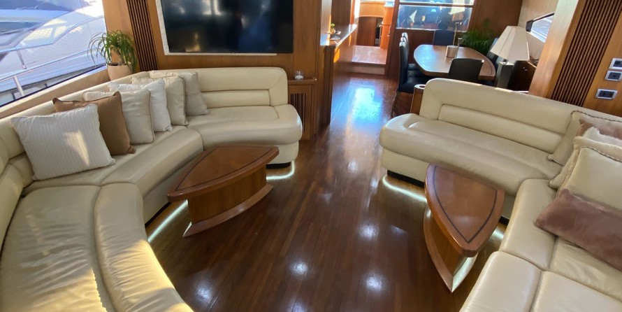 Sunseeker 82 Yacht