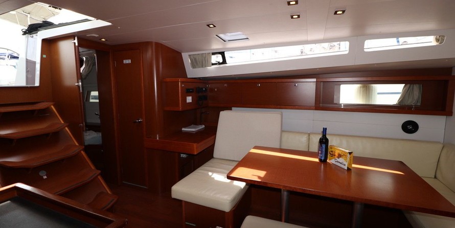 Beneteau Oceanis 48