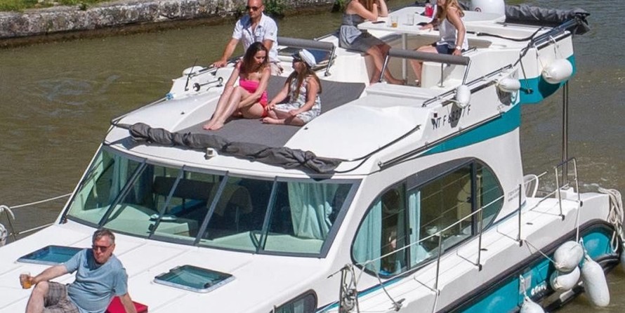 Cantieri estensi goldstar 560 c fly