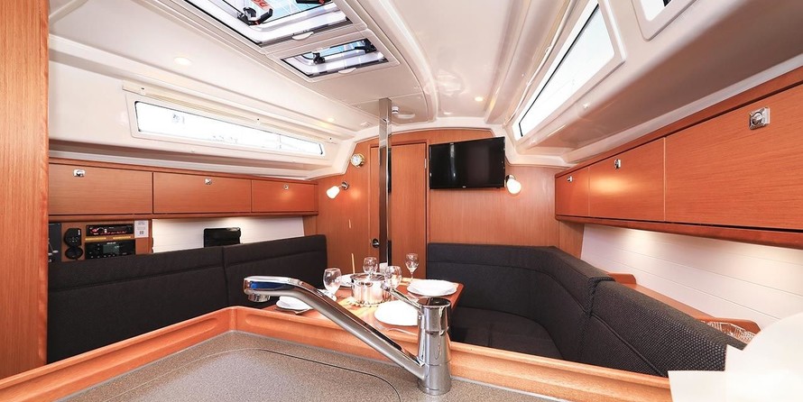 Bavaria CRUISER 34