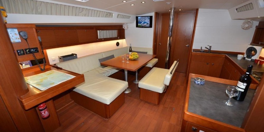 Beneteau Oceanis 48